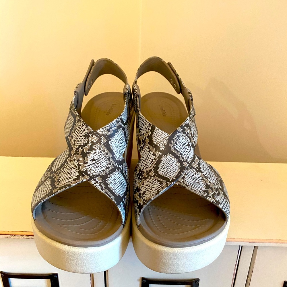 Crocs Women’s snake print wedges size 8